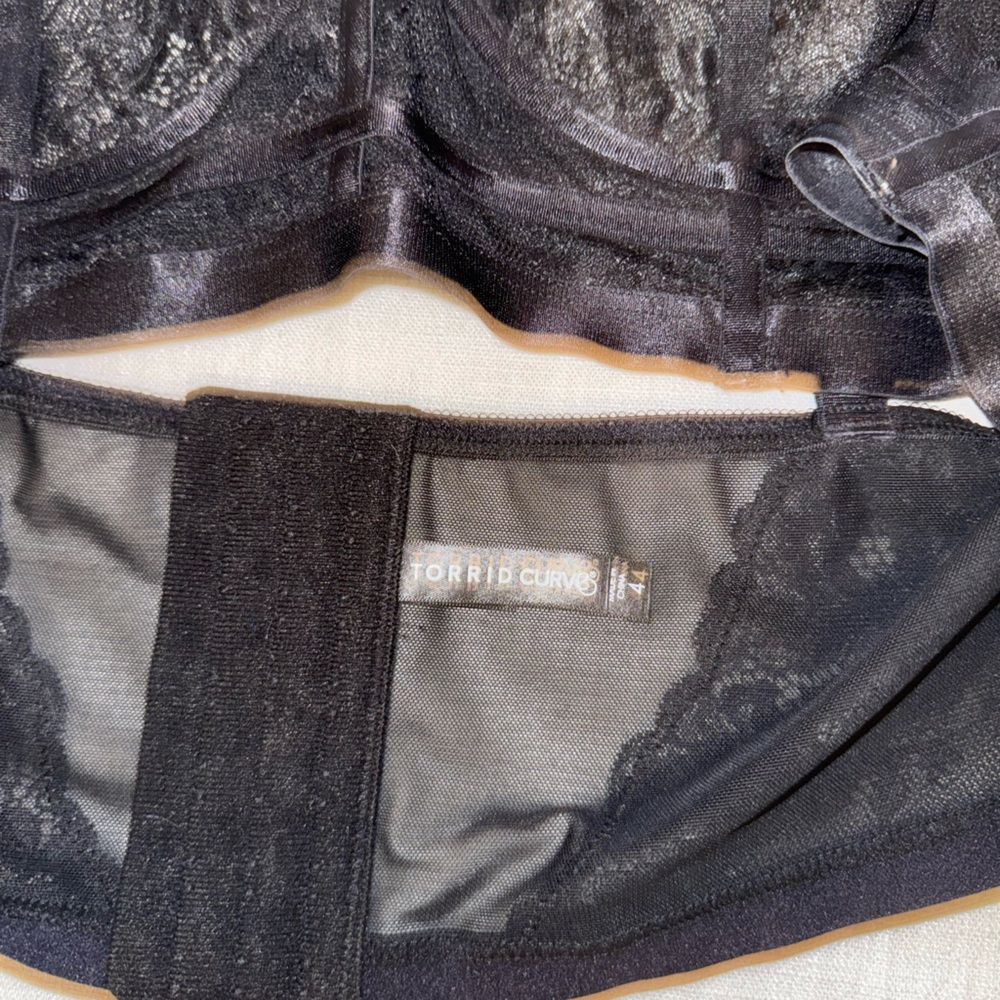 ❤️🔥4/$20❤️🔥 Torrid Black Strappy Bralette w gems - Picture 3 of 4
